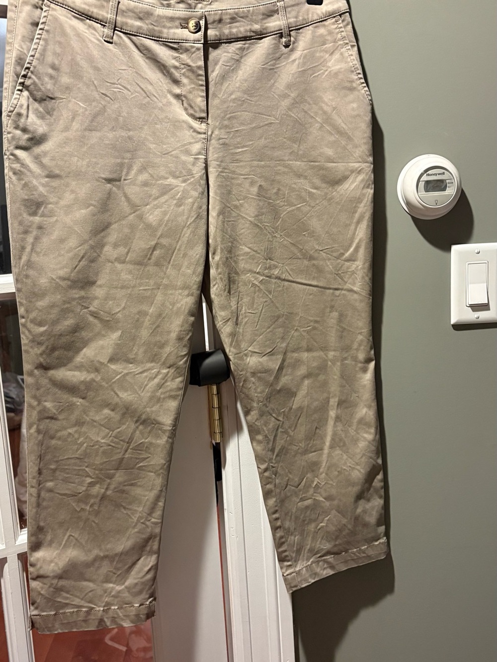 NWOT- Tommy Bahama Tan Cropped Chino Pants